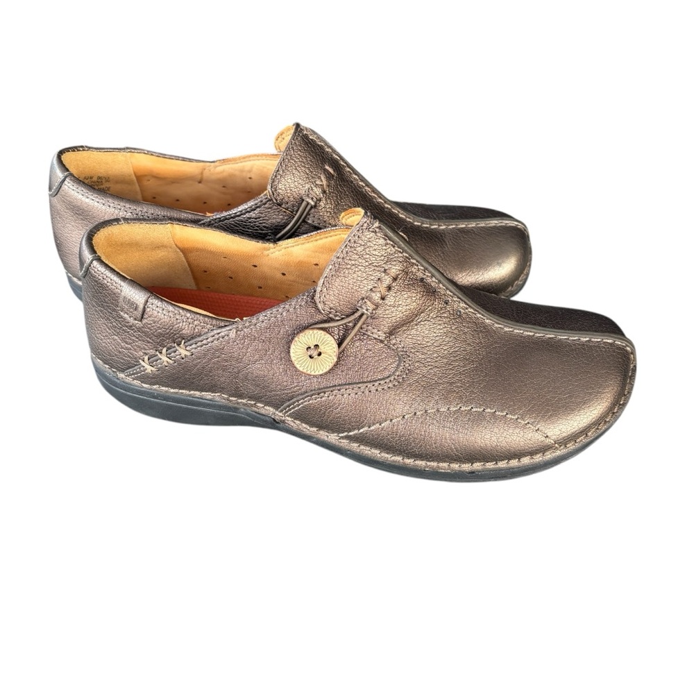 Clark’s Structured Un. Loop Metallic Slip-On Loafers 6.5